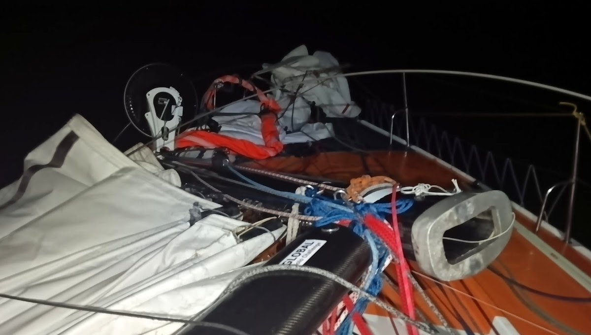 Global Solo Challenge: Dismasting in the remote Indian Ocean